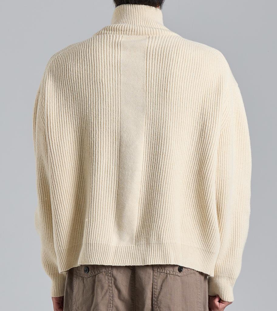 Beoteunseoul Loose Fit Half-Zip High-Neck Knit (Light Beige)