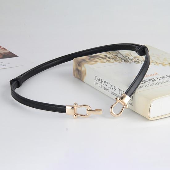 Dame Skinny Tynt Belte Par Spennedesign Midjeinnstrammer Midjebelte med Gullspenne Justerbar Lengde Imitert Skinnbelte Klestilbehør