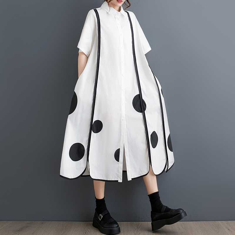 Volné šaty střední délky s uměleckým retro potiskem krajky