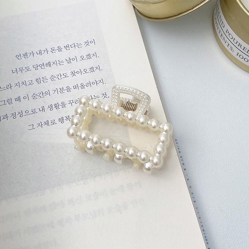New Fashion Hollow Pearl Hair Claw Clips Simple Non Slip Mini Geometric Bangs Barrettes Hair Jaws for Women Girls Daily