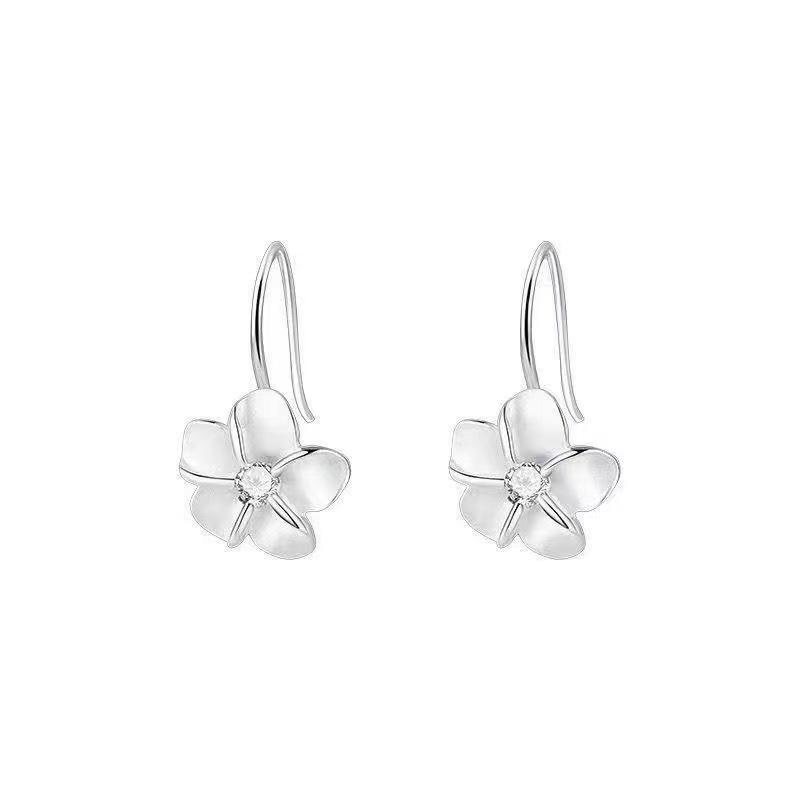 Elegant Lightweight Floral Stud Earrings: Versatile High-End Women s Fashion