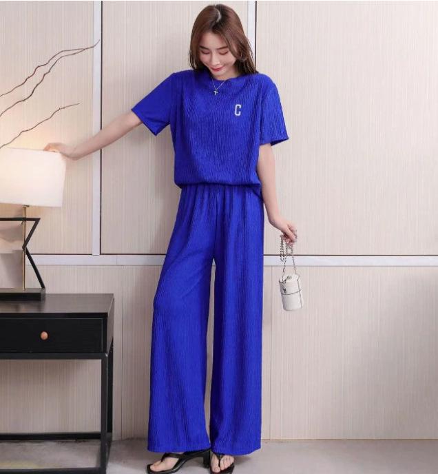 

Жіночий весняно-літній вишитий комплект домашнього одягу з крижаного шовку Chiba: Повсякденний вільний костюм-двійка з довгими штанами. One Size (45-70 kg)