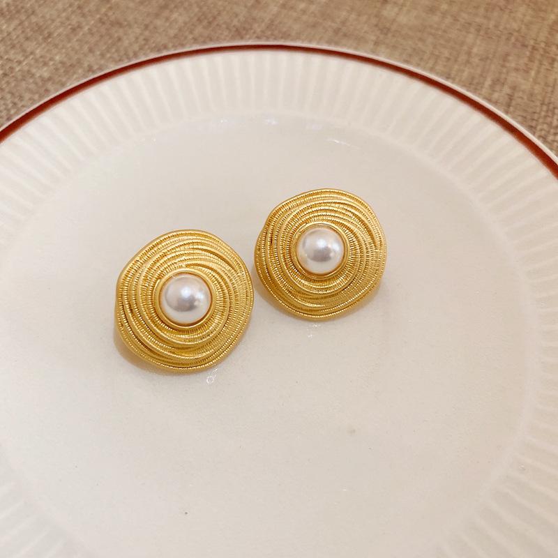 Vintage French-Style Silver Needle Earrings - Women's Elegant Studs with Retro Court Charm