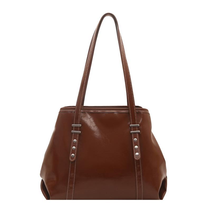 Retro Oil Wax Leather Large Capacity Tote Bag For Women Casual Shoulder Bag With Rivet Decoration For Daily Work Travel Use
