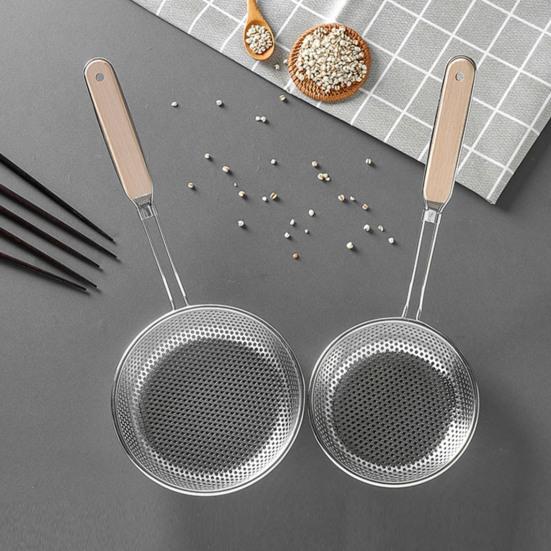 Edelstahl-Netz-Schaumlöffel mit Holzgriff Doppelschicht-Sieb-Passiergerät zum Frittieren, Abtropfen, Blanchieren Hitzebeständiges Küchensieb