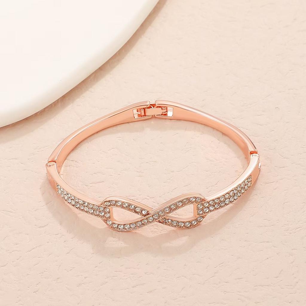 Bracciale versione coreana popolare per il pendolarismo quotidiano bracciale ad apertura a molla semplice bracciale femminile versatile alla moda personalizzato semplice