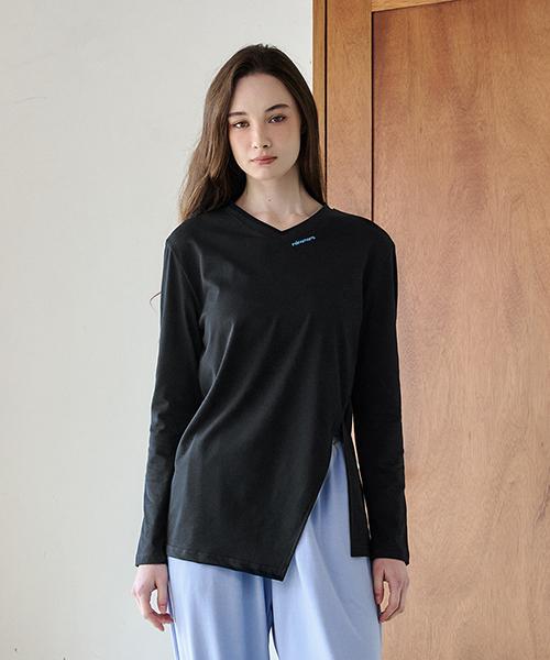 Reina Mora V-Neck Essential Side Slit Tee Black 4