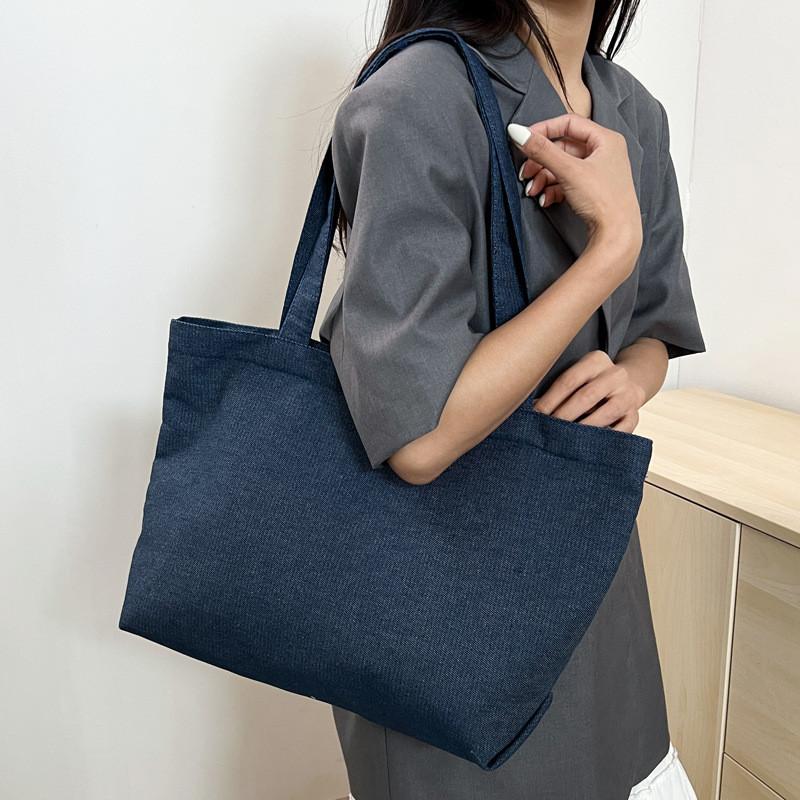 Chic Solid Color Women's Spacious Lightweight Canvas Tote Bag With Unique Street Style For Everyday Fashion