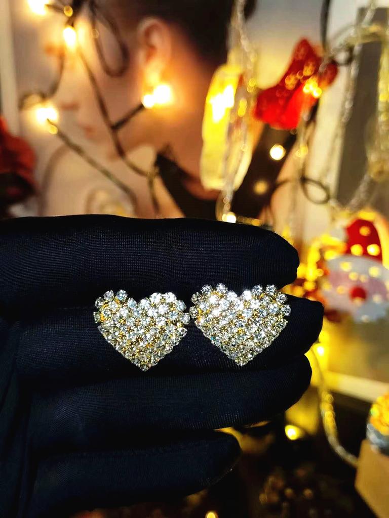 Fashion Love And Versatile Earrings Earrings And Ear Accessories Ladies' Earrings With Feminine Temperament Rhinestone Heart Simple