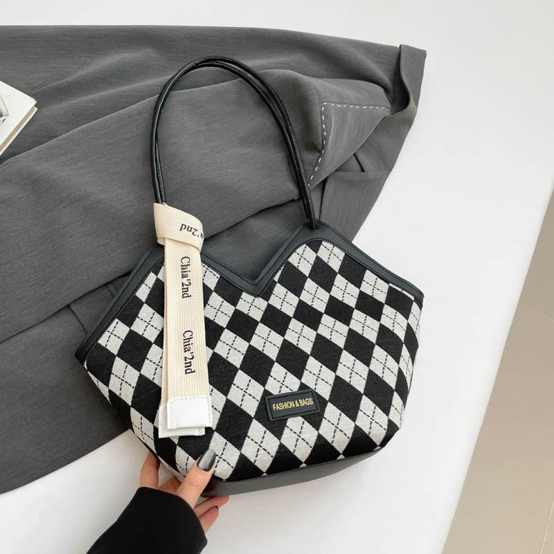 Plaid Shoulder Bag Women's 2025 Winter New Trendy Fashion Sense Large Capacity Commuter Tote Bag Underarm Bag Women