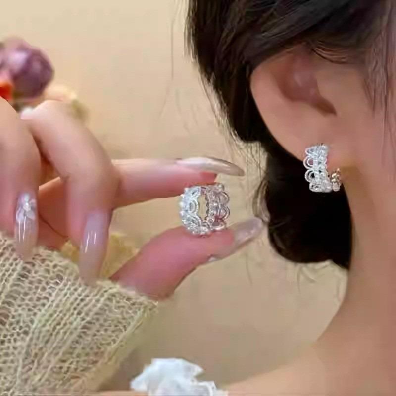 Silver needle super flash zircon pearl geometric round flower earrings simple personality stud earrings niche design earrings women