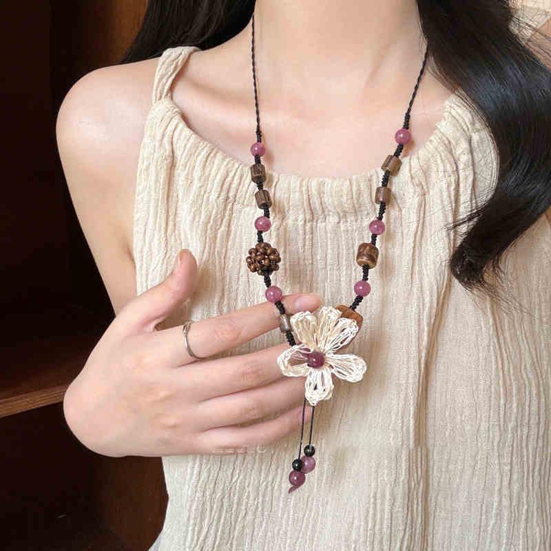 

Retro New Flower Beaded Necklace Chinese Style Wood Bead Weaving Long Braided Rope Clavicle Chain Women s High Grade Neck Chain