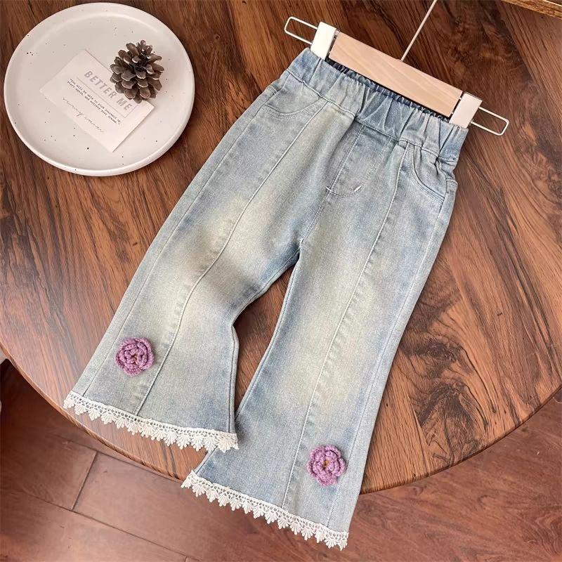 Modny zestaw koszuli w kwiaty i dżinsów z koronkowym wykończeniem dla dziewczynek na rok 2025