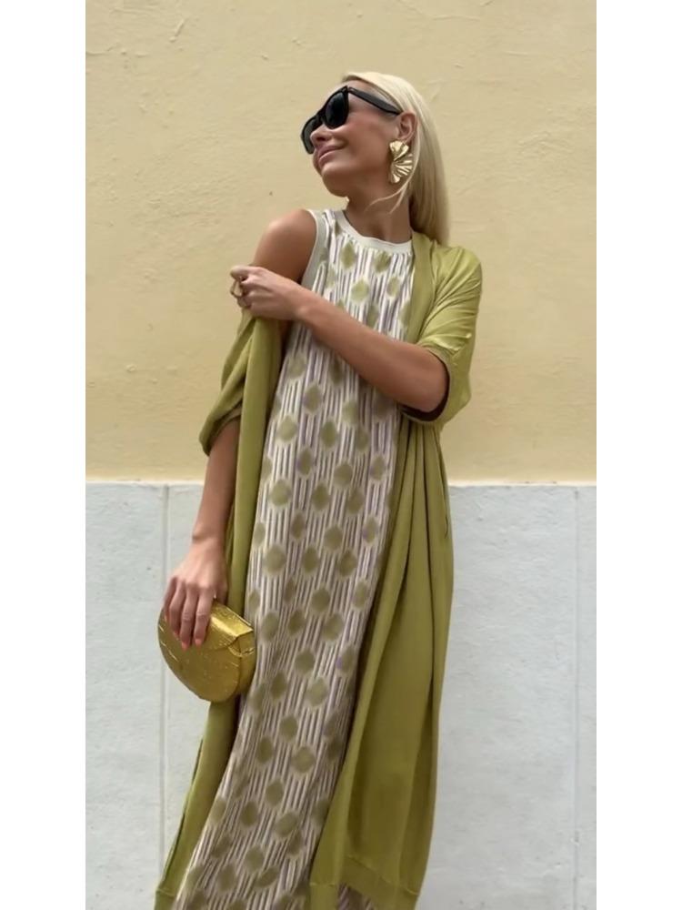 Women's Bohemian Floral Print Sleeveless Dress with Matching Long Red Cape