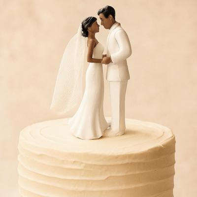 Décoration d'Anniversaire Couple Topper de Gâteau de Mariage Blanc/Noir Toppers de Gâteau Élégants Créatifs PVC Figurines Marié et Mariée
