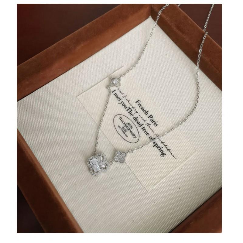 Sparkling Clover Necklace Women Luxury Floral Collarbone Chain Wedding Fashion Jewelry