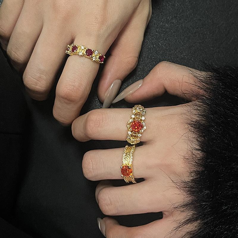 Mittelalterlicher Bratti Gold Unregelmäßiger Hohl Offener Ring Hoher Sinn Leichter Luxus Ring Damen