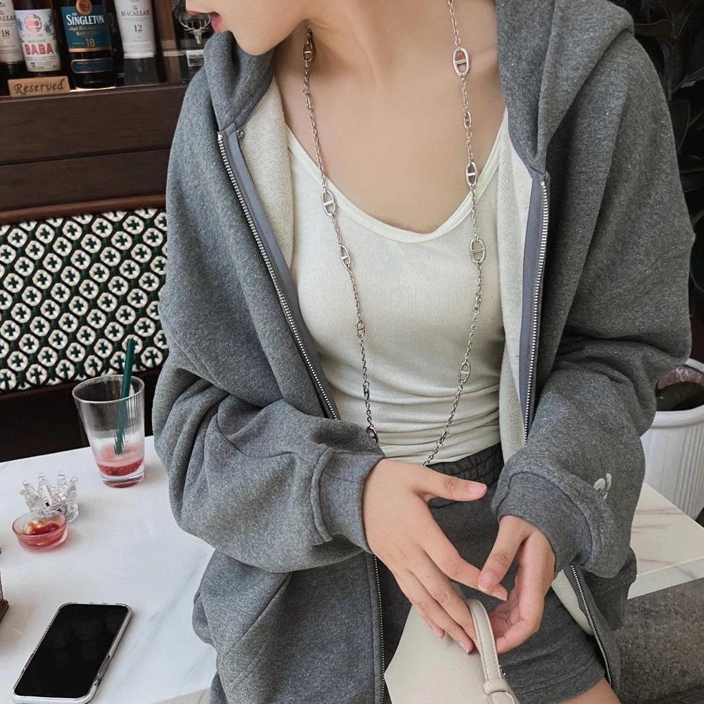 Versatile Light Luxury Titanium Steel Women's Necklace with OT Buckle - Long Chain Pig Nose Design Temperament Accessory.