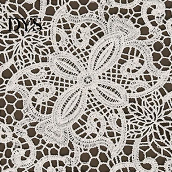 Dekorative Runde Deckchen Weißes Spitzen-Deckchen, Retro-Platzset, Bestickte Tischdecke, Stoff-Untersetzer Elegant für Hochzeit Brautparty Esstisch-Dekoration