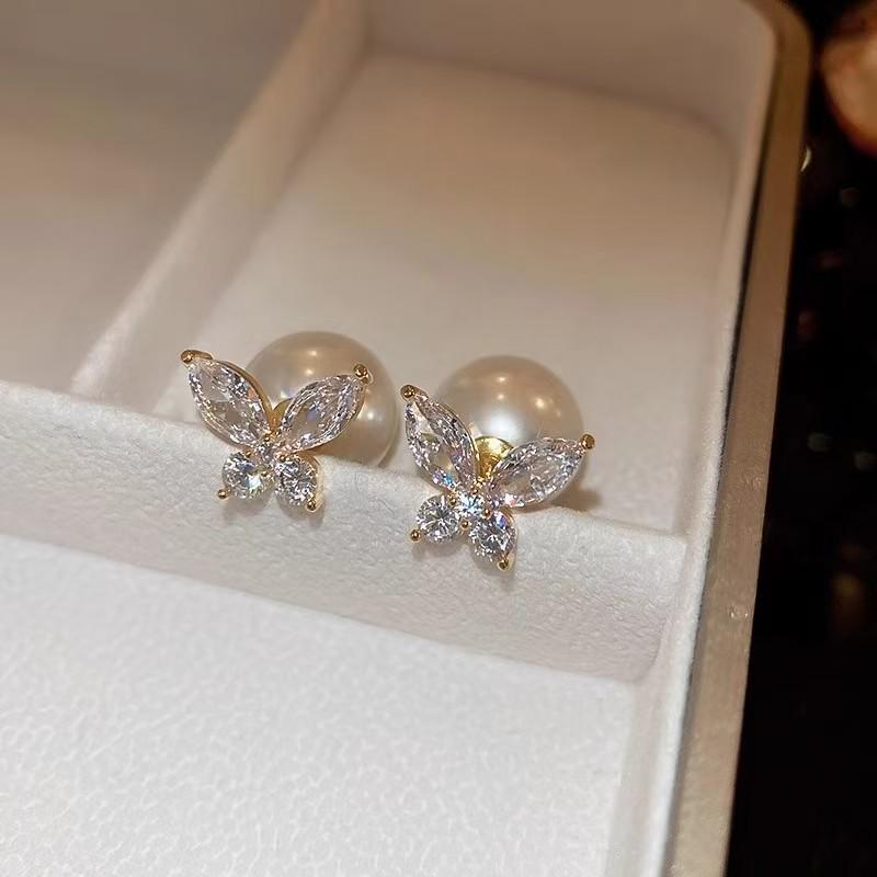 Elegant Imitation Pearl and Diamond-Studded Earrings for Women