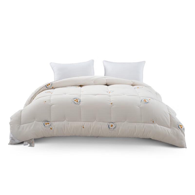 

Mercury Home Textiles Cloud Enjoyment Fiber Quilt