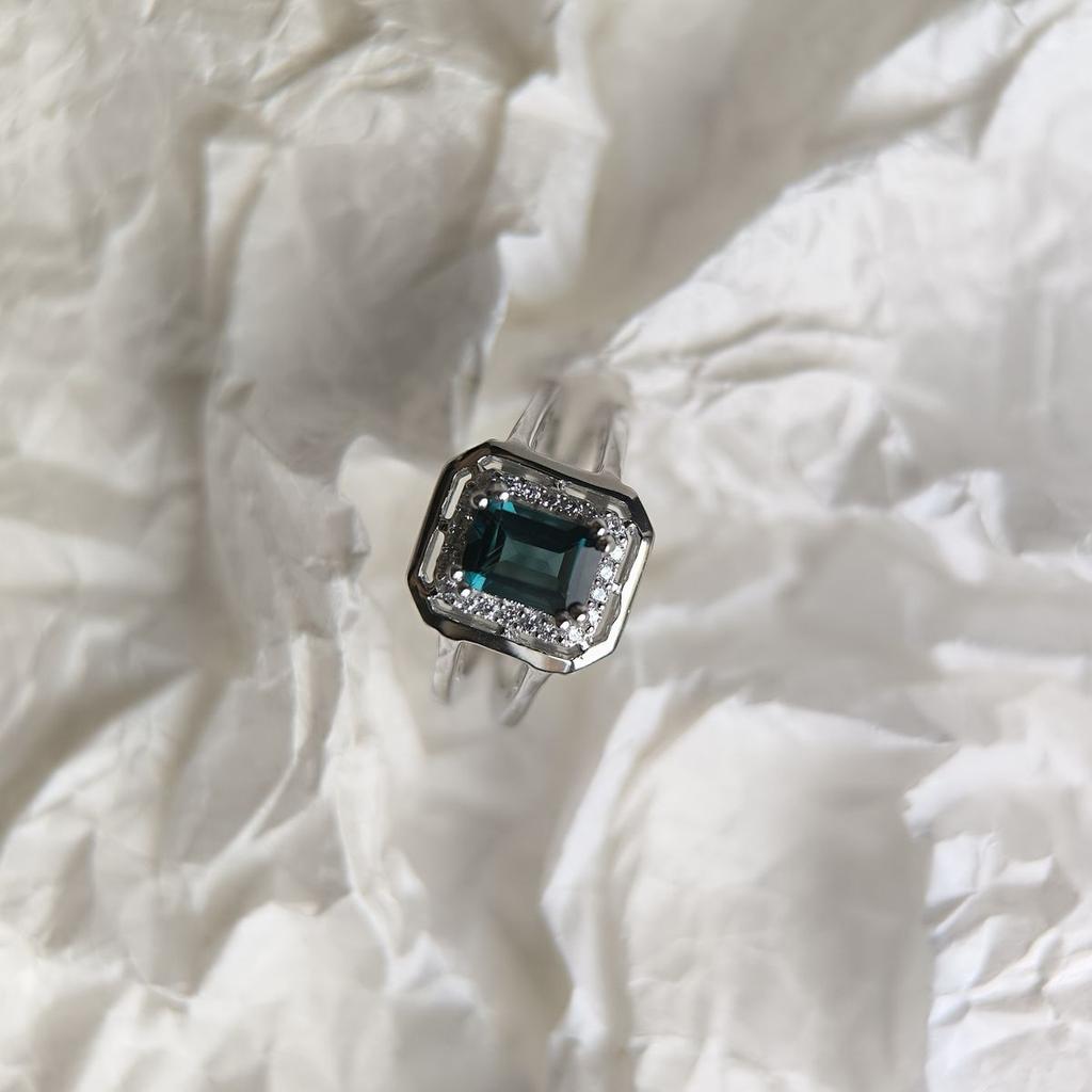 Silberring mit London Blue Topas 1,084ct, Gewicht des Artikels 4,8 g (2195993)