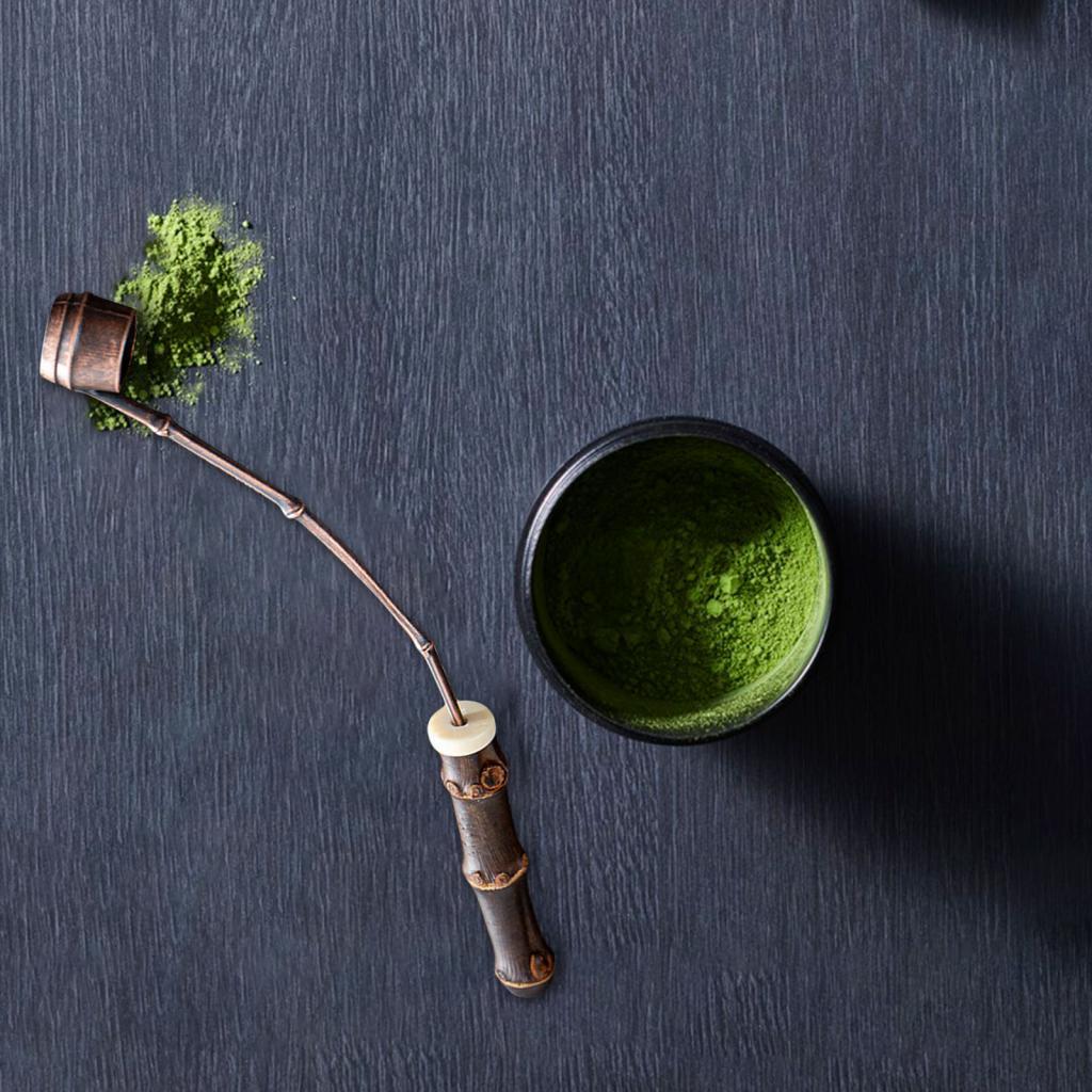 

Элегантный бамбуковый чайник с удлиненной ручкой для традиционных церемоний