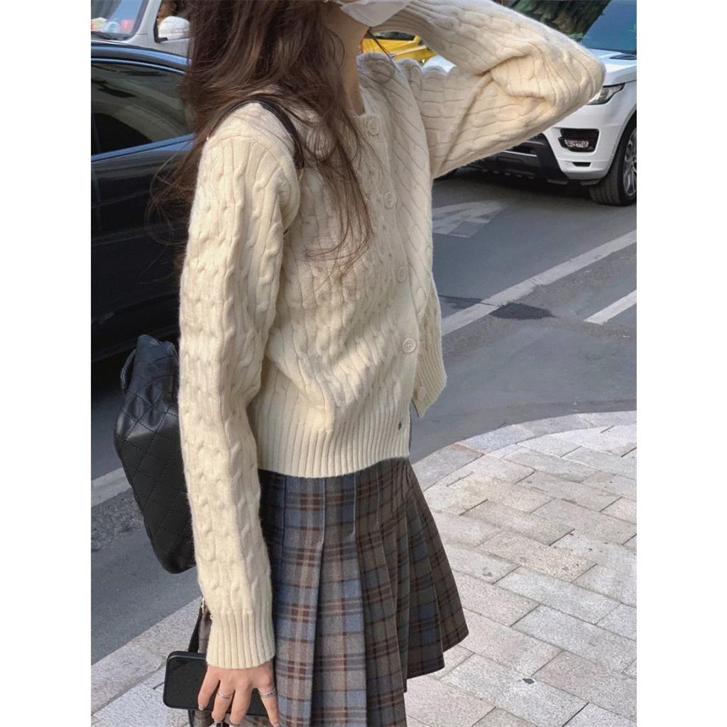 Korean Version College Style Fried Dough Twists Knitting Cardigan Women Gentle Sweet Round Neck Solid Color Knitwear Women Soft Waxy Top Coat