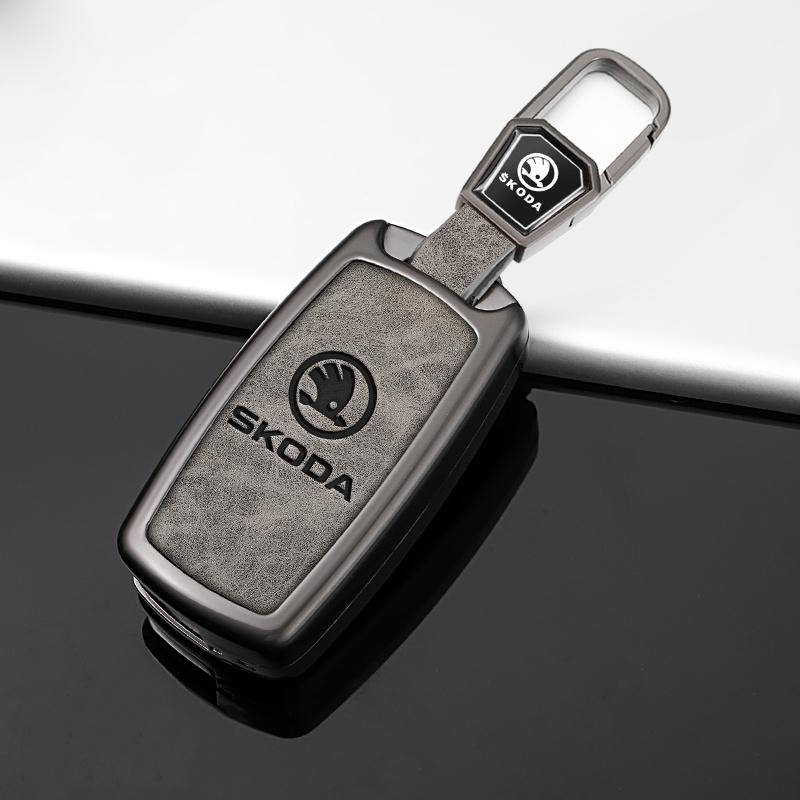 DAYB7 Car Flip Remote Key Fob Case Cover For Skoda Octavia A5 A7 Fabia Superb Kodiaq Karoq Protector Shell Bag Keychain Accessories