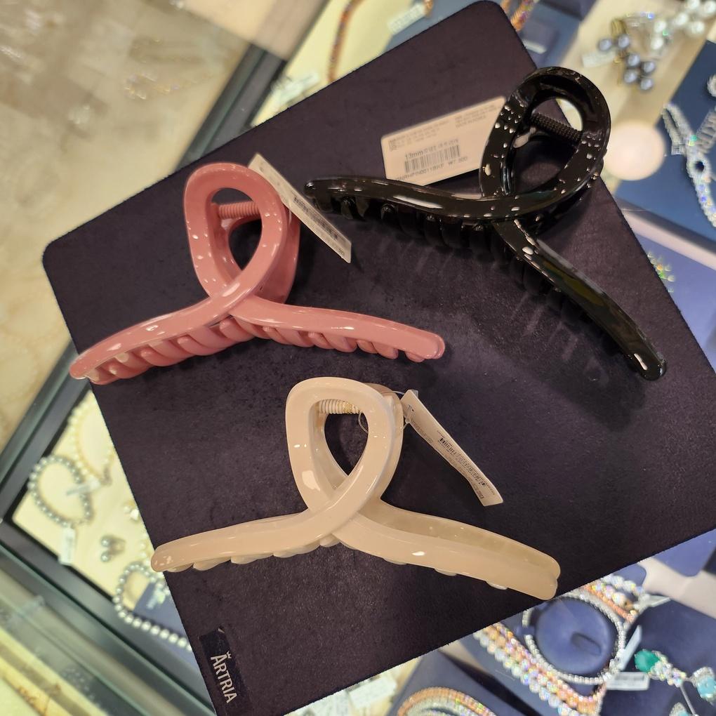 Atria 13m Twisted Acrylic Material Square Matte Tongs L GNRHPIN0001WHF