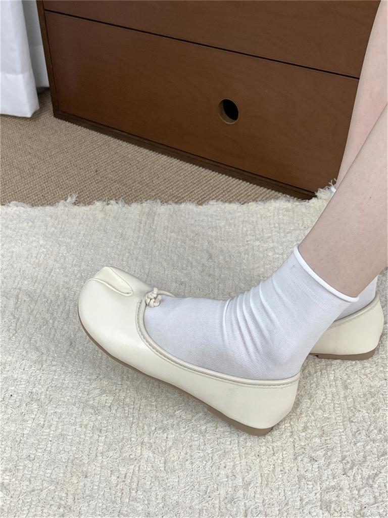 Flat Bottom Red Pig's Trotter Shoes Single Shoes Women's Shoes 2025 New Summer Split-toed Horseshoe Thumb Pig's Foot Bean Shoes