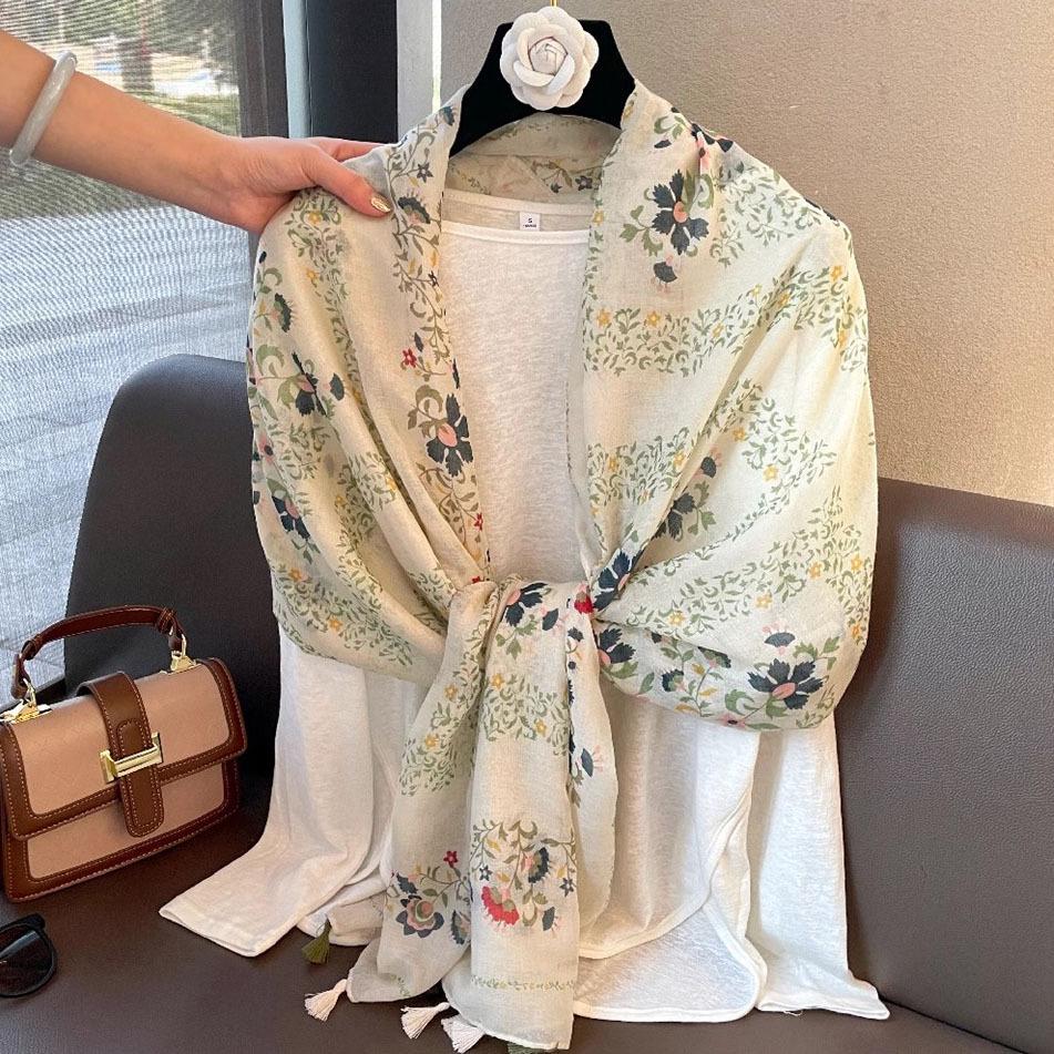 Bohemian vacation style sunscreen shawl with women's new models are very good-looking, high-end atmosphere and high-grade