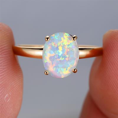 Süßer weißer Feueropal-Stein Verlobungsring Gelbgold Farbe Sommerhochzeit Für Frauen