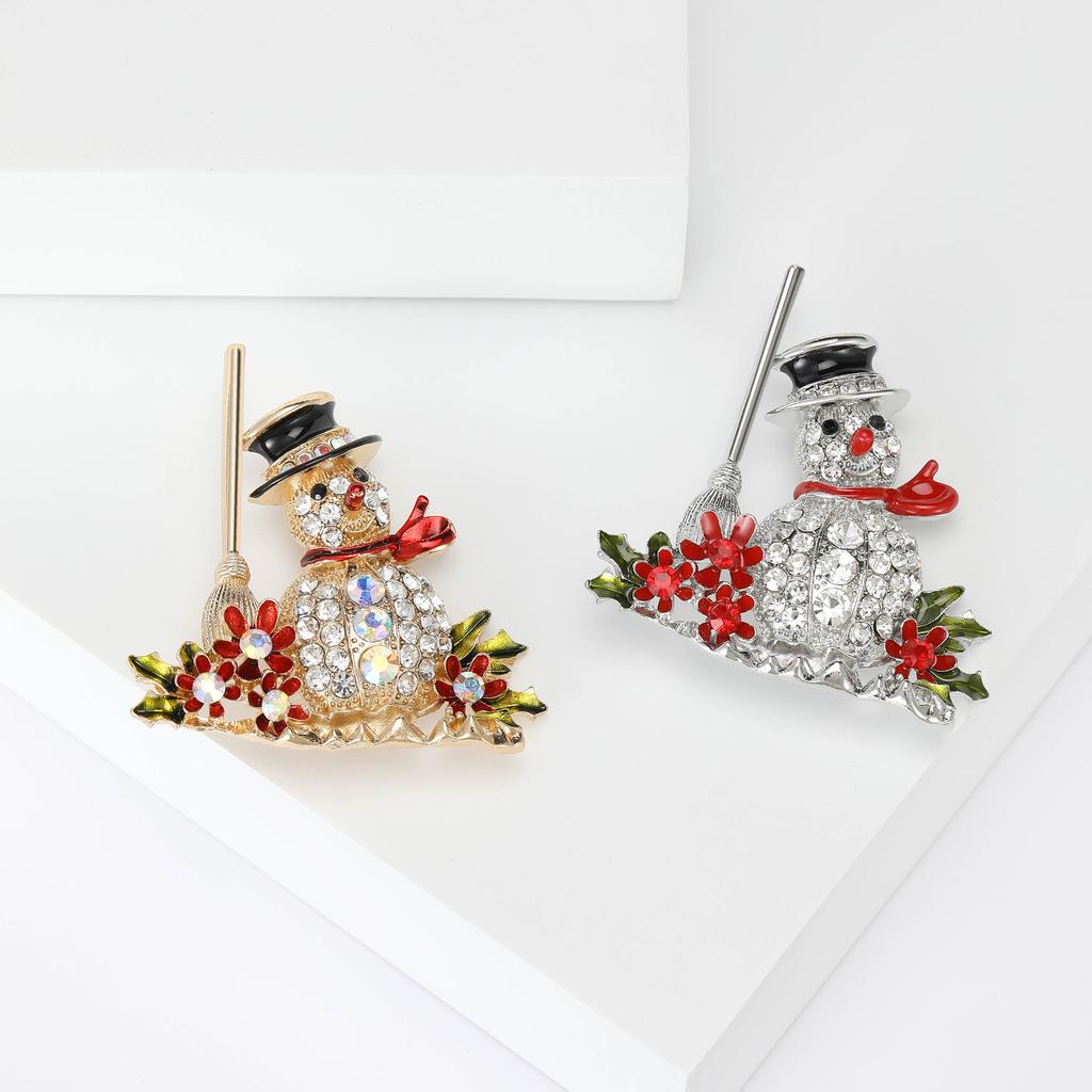 Spilla Decorativa Fumetto Carino Strass Scopa Pupazzo di Neve Moda Semplice Spilla per Abito Cappotto