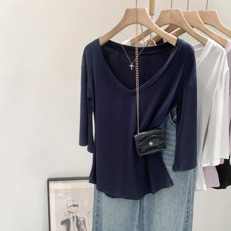 Korean Casual V-Neck Short-Sleeve T-Shirt: Summer 2026 Trendy Slimming Top