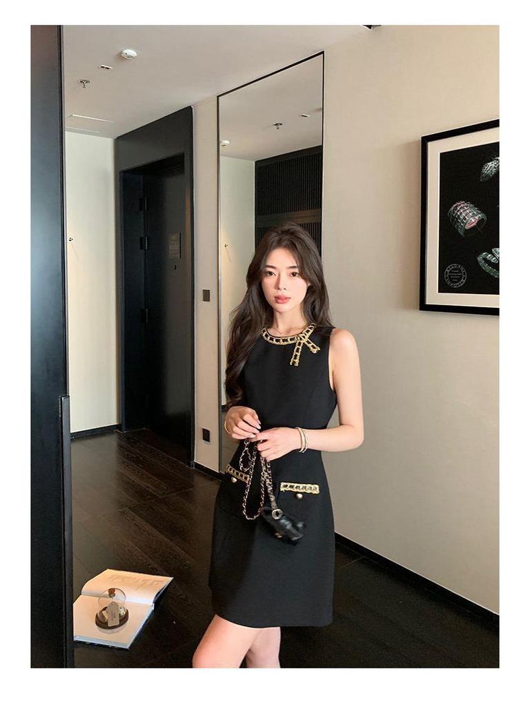 Miu-Style Sleek Socialite Design: Bright Silk Sleeveless A-Line Little Black Dress, Summer Edition