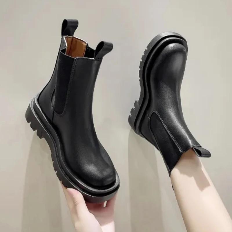 Fashion Women Boots Black Ankle Classics Boots Autumn Winter Platform Short Boots Women Luxury Fashionable Casual Sexy Shoes for Women