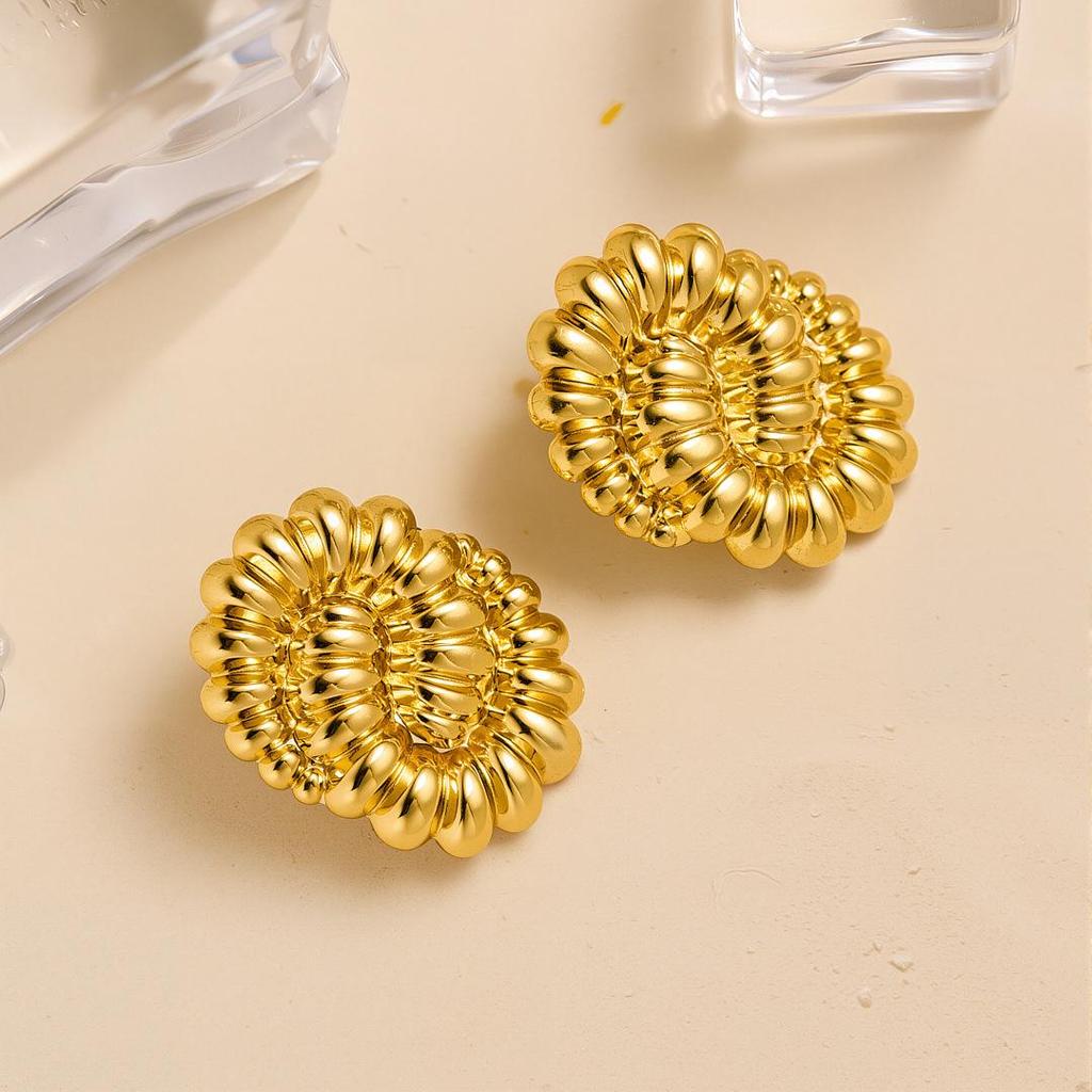 High-end Retro Geometric Titanium Steel Stud Earrings for Women - Niche Light Luxury Irregular Stainless Steel Accessories, Colorfast Design.