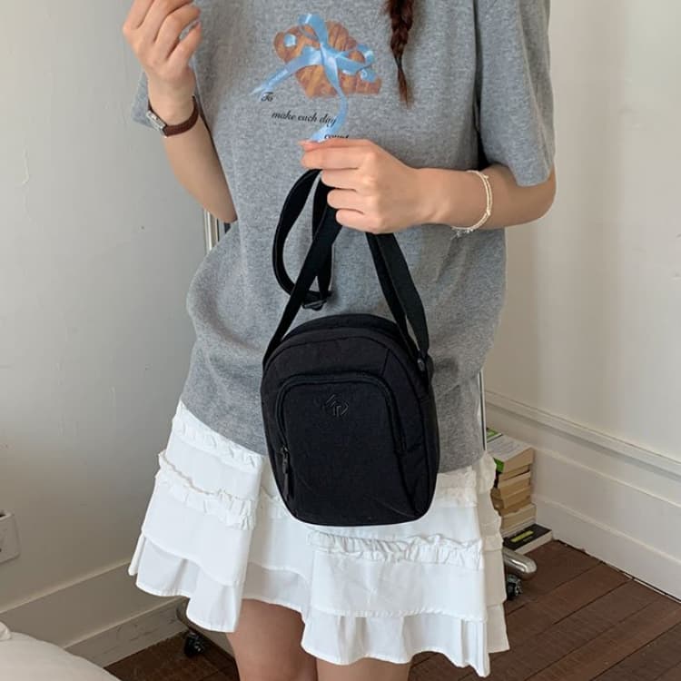 Nylon mini messenger bag mobile phone shoulder bag