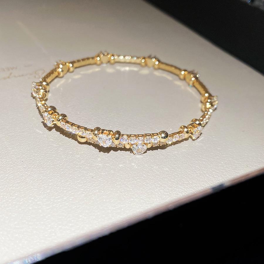 Elegant Geometric Rhinestone Zircon Buckle Bracelet: A Versatile and Luxurious Accessory for Women