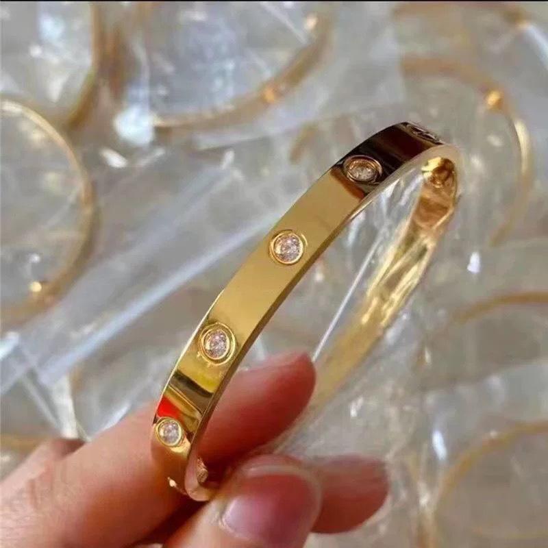 

Браслет Van Cleef из титановой стали с узкой талией модный и элегантный, не тускнеет, регулируемый, темперамент легкой роскоши