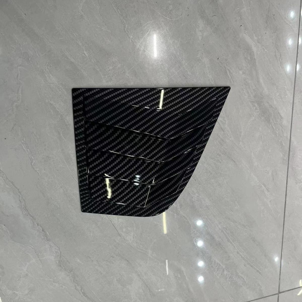 

Kia Stinger 18-24 Задний треугольник Накладка-жалюзи из углеродного волокна Glossy Black