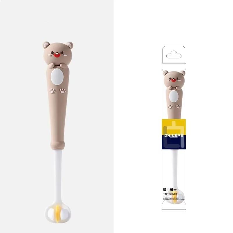 

Мультяшная трехсторонняя креативная зубная щетка для младенцев 3-10 лет для чистки полости рта с маленькой головкой и мягкой щетиной для детей коричневый