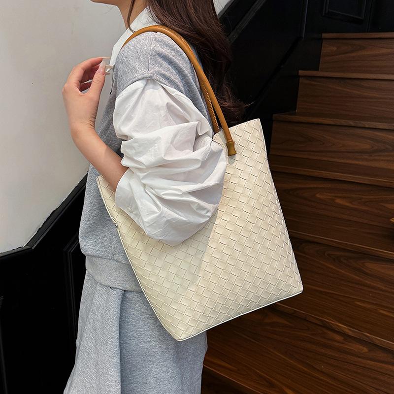 Tote Bag Women's New Versatile Large-capacity Shoulder Armpit Bag