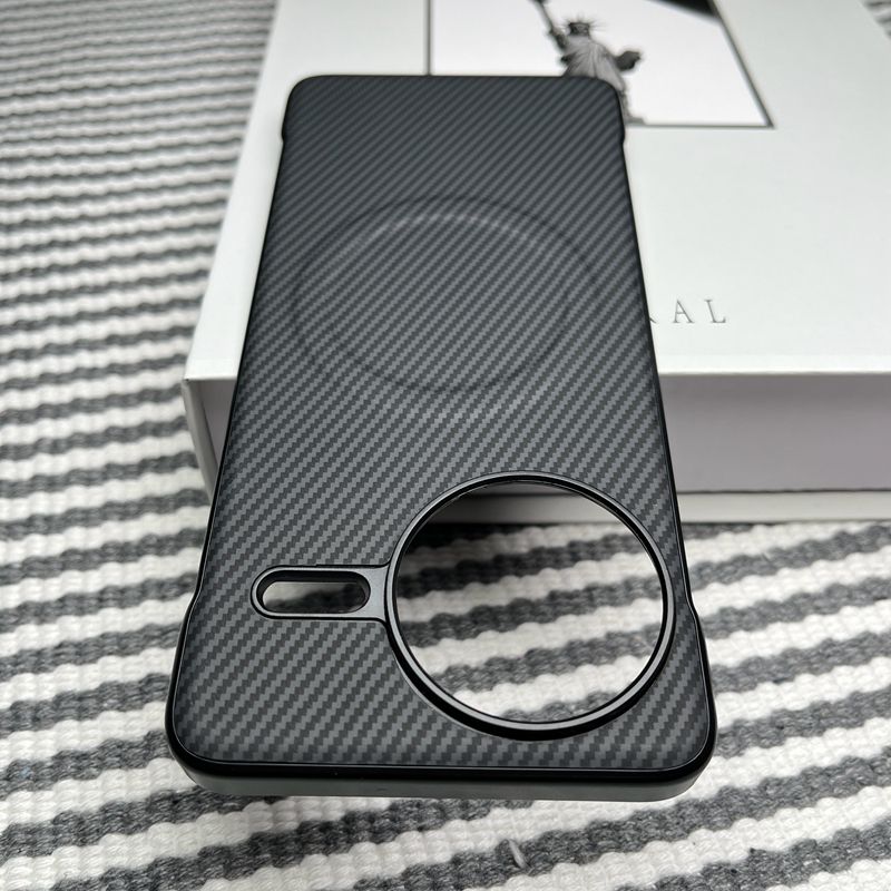 For Xiaomi POCO F7 Pro Case Hard Carbon Fiber Magnetic Wireless Charging Slim Protect Back Cover For Xiaomi POCO F7 Ultra Shell