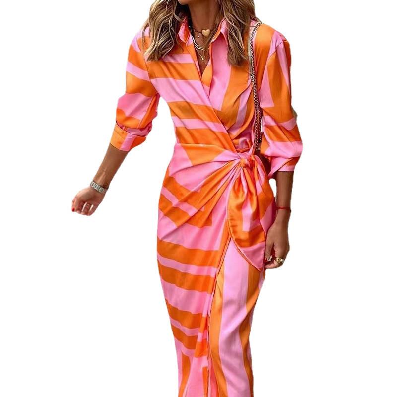 Elegantes geometrisches Muster Polyester Langarmkleid mit Polokragen für das Büro