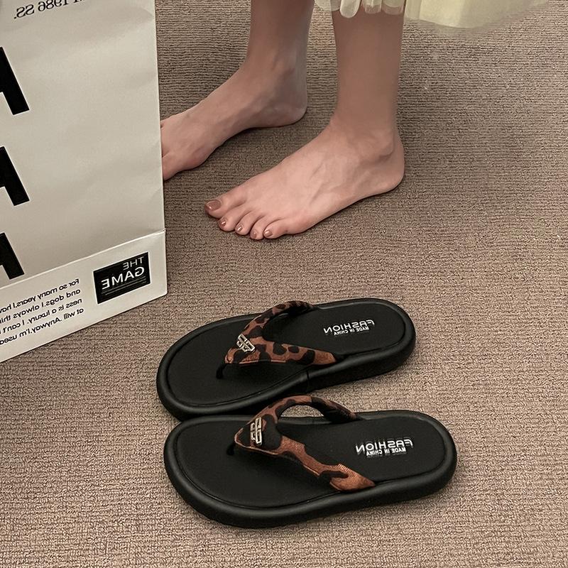 Premium Sense Pinch Foot Flip-flops Shoes Women's Summer Outer Wear Summer New Sandals Non-slip Thick-soled Beach Shoes