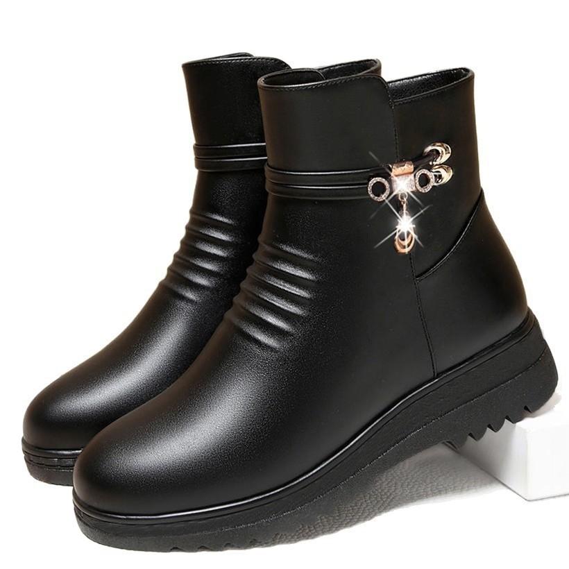 Medium mother cotton shoes winter velvet cotton boots flat-soled soft-soled real soft leather short boots warm and non-slip leather shoes 41 3330₽