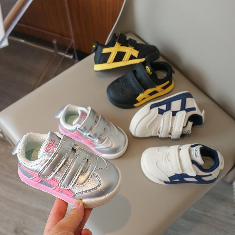 Buty Baby Forrest Gump 2025 wiosna nowe odporne na zabrudzenia dziecięce buty codzienne chłopców buty na miękkiej podeszwie białe buty sportowe dla dziewczynek