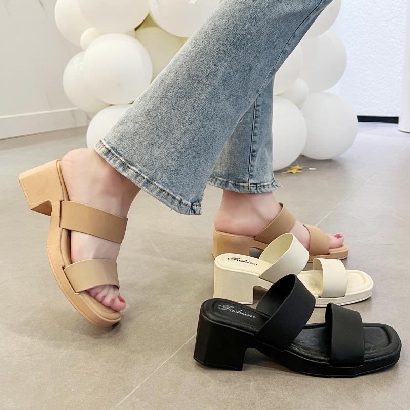 Southeast Asia Women’s Chunky Heel Summer Sandals: Versatile Outdoor Beachwear